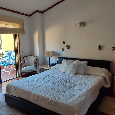 En Miravillas Nyaraló